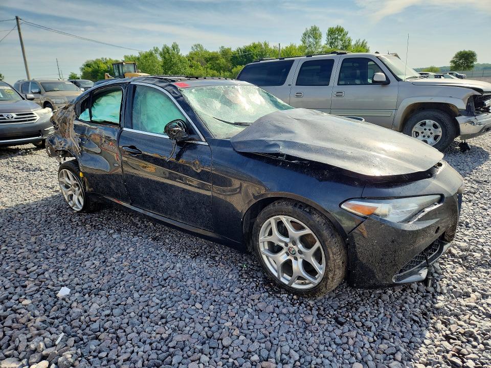 54922276 :رقم المزاد ، ZARFANBN8M7647830 vin ، 2021 Alfa Romeo Giulia مزاد بيع