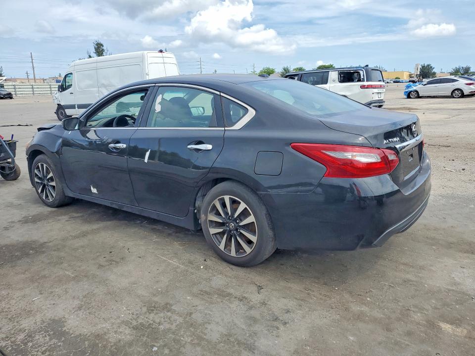 53329656 :رقم المزاد ، 1N4AL3AP4JC208221 vin ، 2018 Nissan Altima مزاد بيع