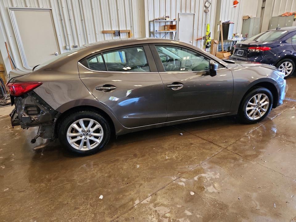 53065066 :رقم المزاد ، 3MZBM1U79GM305334 vin ، 2016 Mazda 3 مزاد بيع