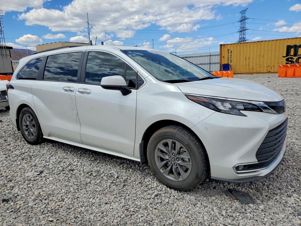 Продажа на аукционе авто 2024 Toyota Sienna, vin: 5TDJRKEC0RS210973, номер лота: 51102746