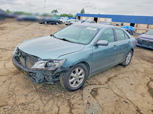 54450866 :رقم المزاد ، 4T1BF3EK4BU667647 vin ، 2011 Toyota Camry مزاد بيع