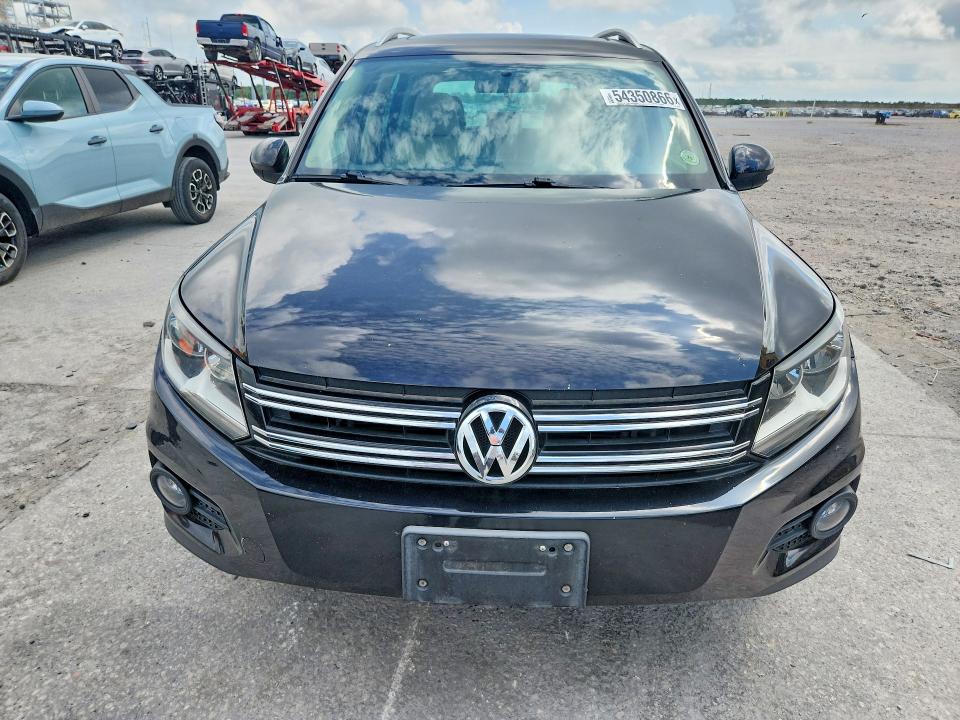 54350866 :رقم المزاد ، WVGAV7AX4FW555366 vin ، 2015 Volkswagen Tiguan مزاد بيع