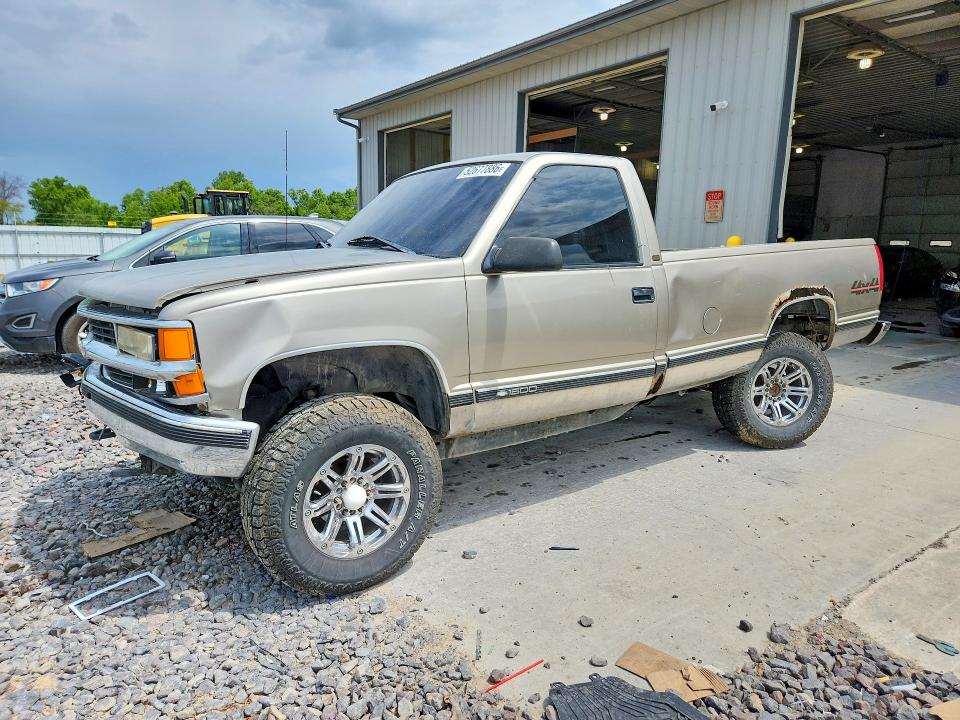 Auction sale of the 1998 Chevrolet Gmt-400, vin: 1GCEK14R8WZ131096, lot number: 52677886