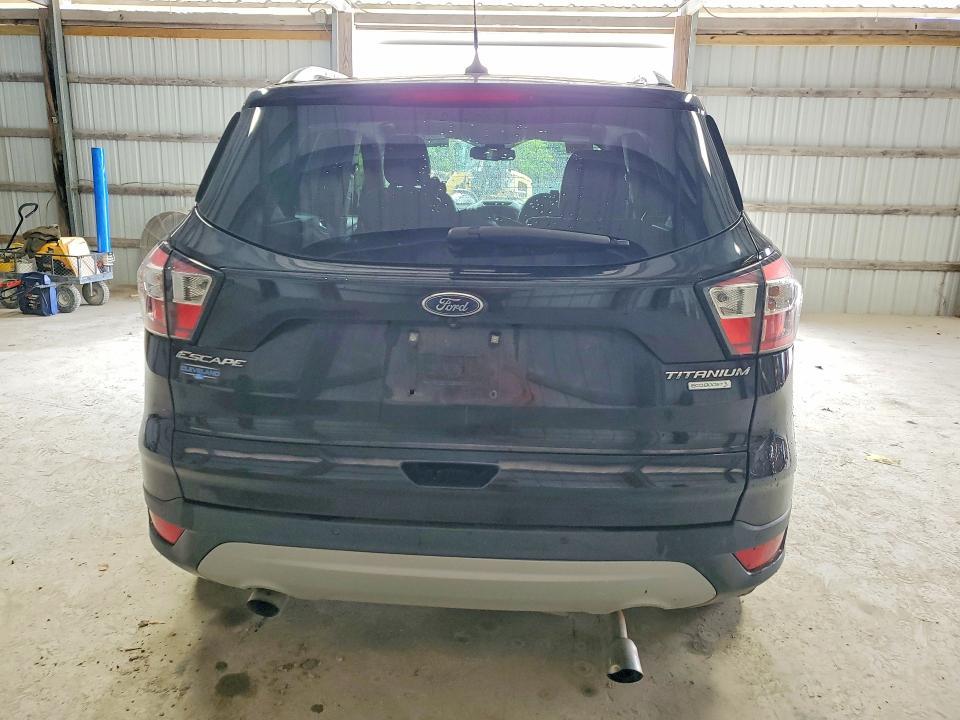 2018 Ford Escape მანქანა იყიდება აუქციონზე, vin: 1FMCU0J9XJUC33565, აუქციონის ნომერი: 52512586