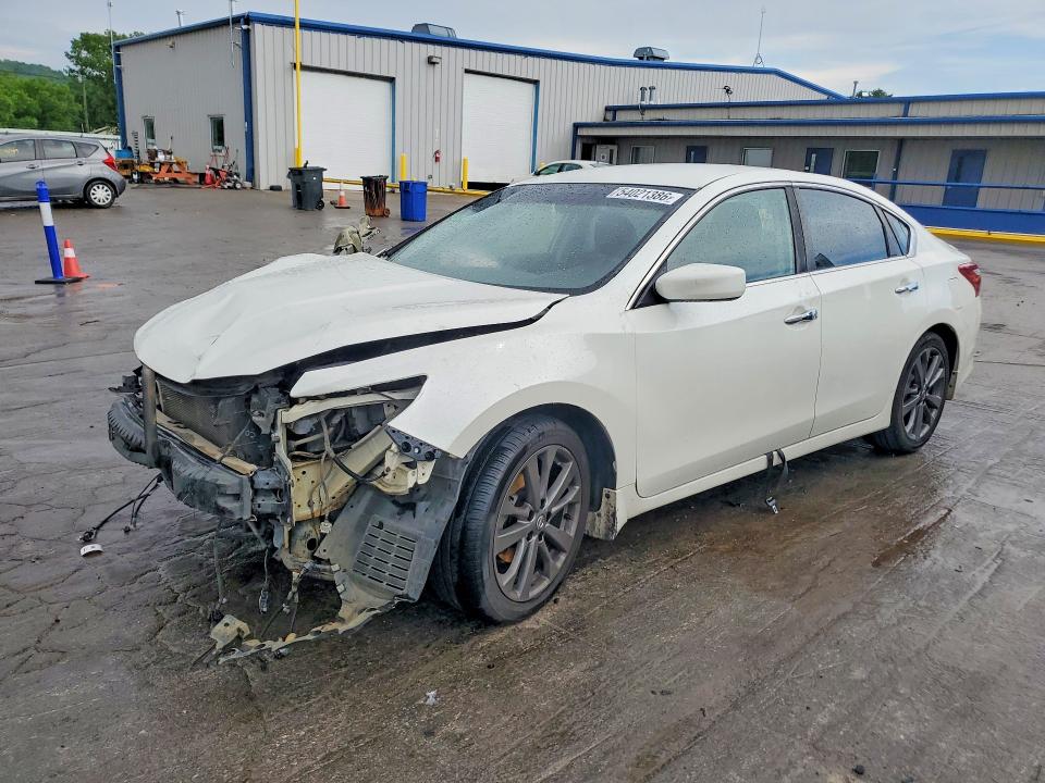 2018 Nissan Altima მანქანა იყიდება აუქციონზე, vin: 1N4AL3APXJC237643, აუქციონის ნომერი: 54021386