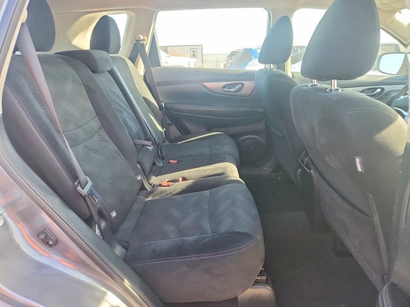 2015 Nissan Rogue მანქანა იყიდება აუქციონზე, vin: 5N1AT2MVXFC883573, აუქციონის ნომერი: 53184386