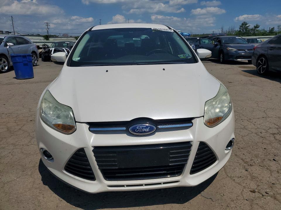 53030016 :رقم المزاد ، 1FAHP3M25CL412984 vin ، 2012 Ford Focus مزاد بيع