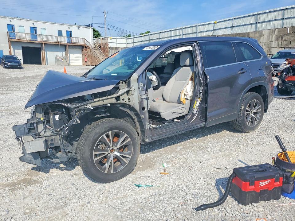 2019 Toyota Highlander მანქანა იყიდება აუქციონზე, vin: 5TDZARFH4KS044573, აუქციონის ნომერი: 55147036