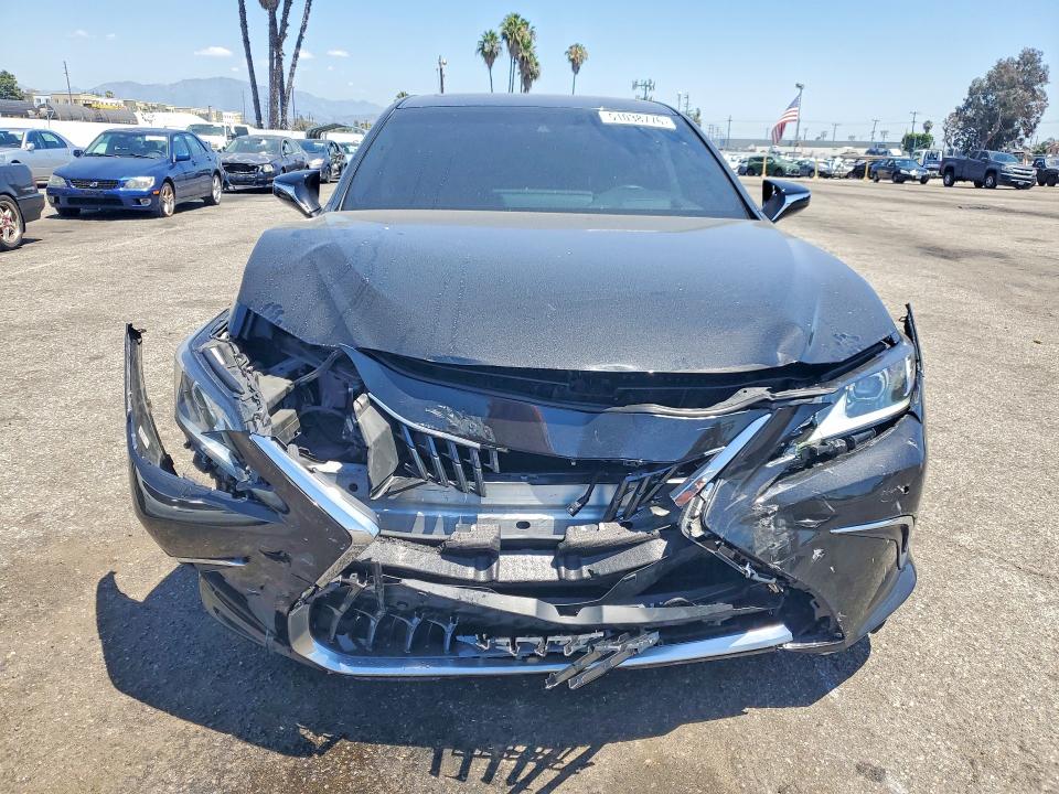 2024 Lexus Es 300h მანქანა იყიდება აუქციონზე, vin: 58ADA1C17RU047030, აუქციონის ნომერი: 51038776