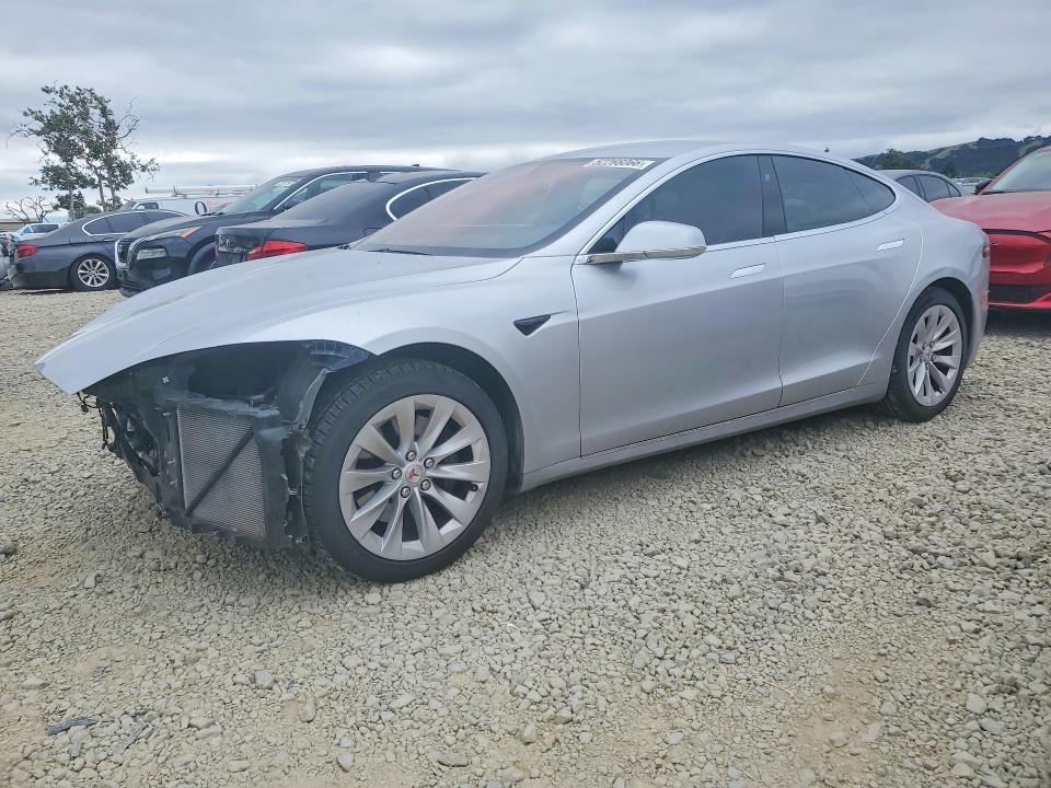 2017 Tesla Model S მანქანა იყიდება აუქციონზე, vin: 5YJSA1E1XHF197009, აუქციონის ნომერი: 52266066