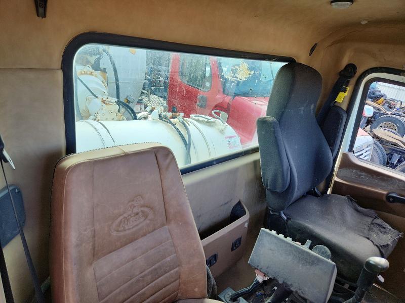 52272346 :رقم المزاد ، 1M2AX04C2HM032596 vin ، 2017 Mack Granite مزاد بيع