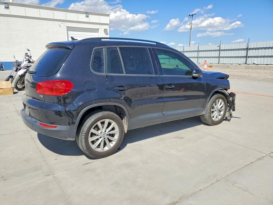 54556926 :رقم المزاد ، WVGAV7AX5HK042055 vin ، 2017 Volkswagen Tiguan مزاد بيع
