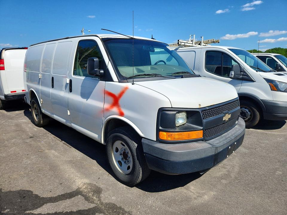 53002246 :رقم المزاد ، 1GCWGFCF7F1159867 vin ، 2015 Chevrolet Express G2500 مزاد بيع
