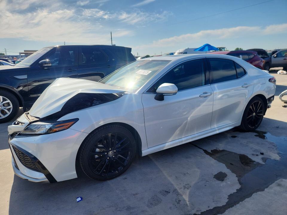 Продаж на аукціоні авто 2022 Toyota Camry, vin: 4T1K31AK8NU595097, номер лоту: 53778376