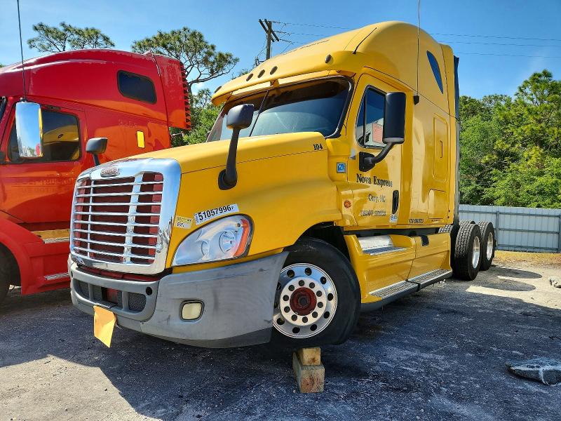 Продаж на аукціоні авто 2013 Freightliner Cascaia125, vin: 1FUJGLDRXDSBU5725, номер лоту: 51057996