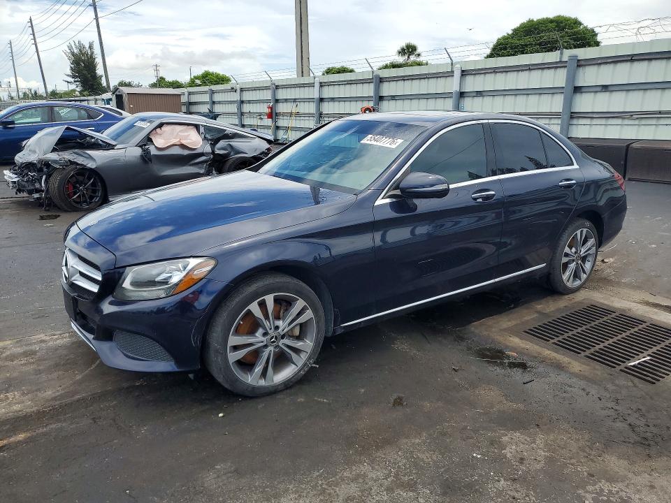 55407776 :رقم المزاد ، 55SWF4KB8JU242678 vin ، 2018 Mercedes-benz C مزاد بيع