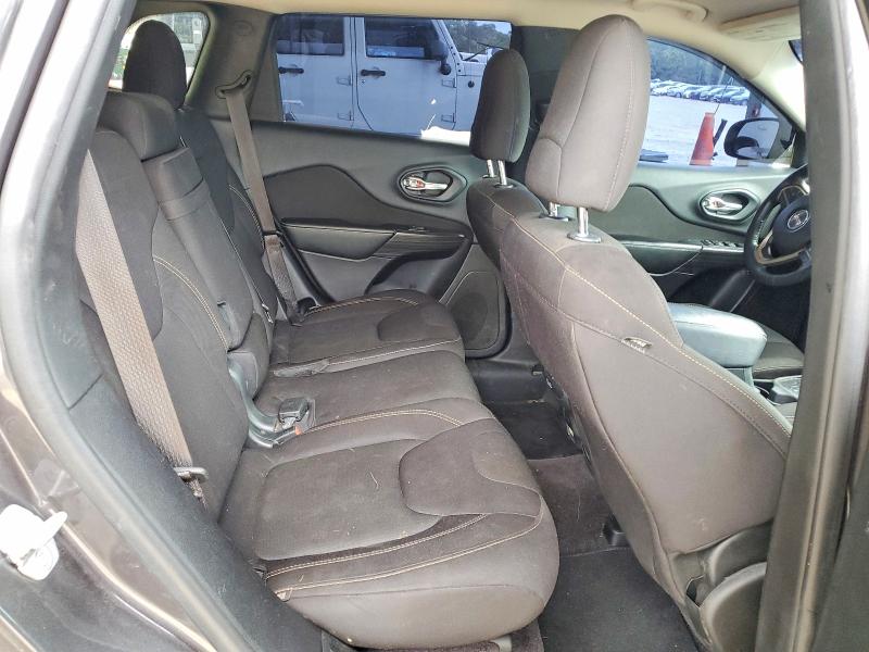 52378156 :رقم المزاد ، 1C4PJLCS0GW222541 vin ، 2016 Jeep Cherokee مزاد بيع