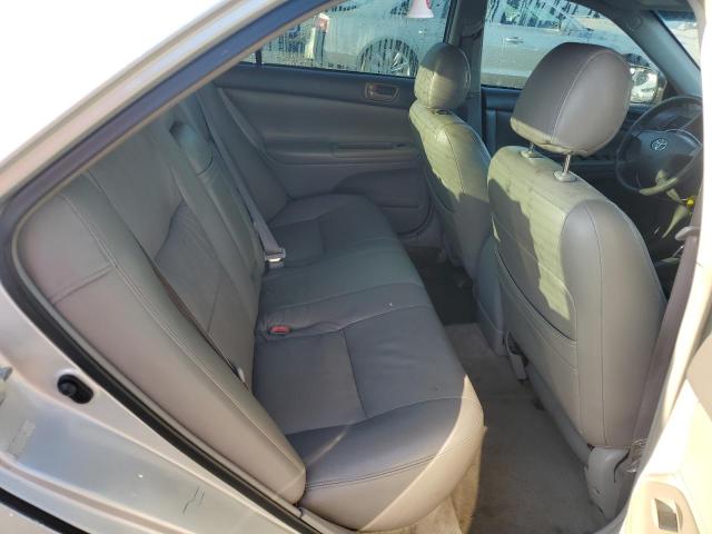 54436386 :رقم المزاد ، 4T1BF30K02U016555 vin ، 2002 Toyota Camry مزاد بيع