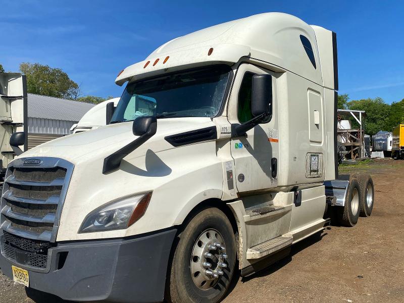 52768206 :رقم المزاد ، 3AKJHHDR6JSJR0257 vin ، 2018 Freigliner Cascadia 126 مزاد بيع