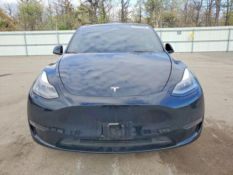 2024 Tesla Model Y მანქანა იყიდება აუქციონზე, vin: 7SAYGAEE4RF009102, აუქციონის ნომერი: 53639206