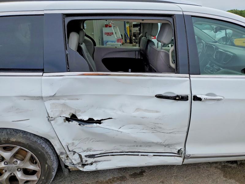 Продаж на аукціоні авто 2019 Chrysler Pacifica, vin: 2C4RC1BGXKR653393, номер лоту: 51853026