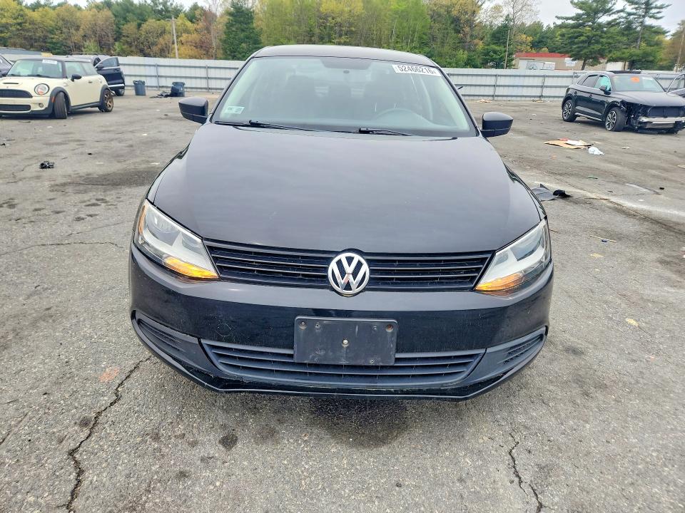 52466216 :رقم المزاد ، 3VW2K7AJ2EM410884 vin ، 2014 Volkswagen Jetta مزاد بيع
