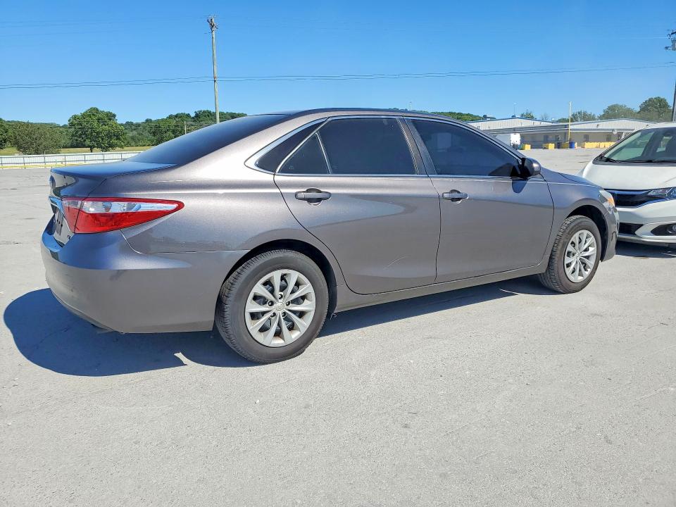 53516856 :رقم المزاد ، 4T1BF1FK7FU003030 vin ، 2015 Toyota Camry مزاد بيع