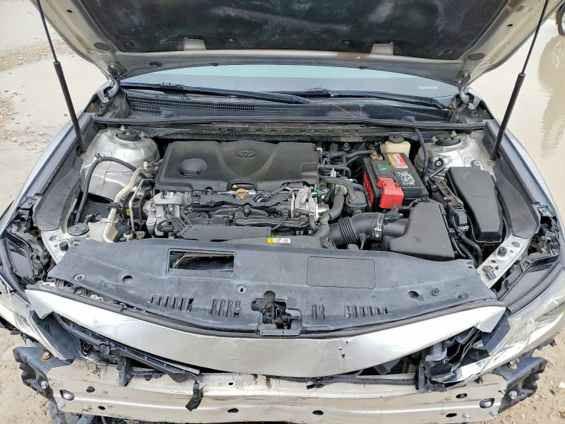 53135936 :رقم المزاد ، 4T1B11HK4JU048401 vin ، 2018 Toyota Camry مزاد بيع