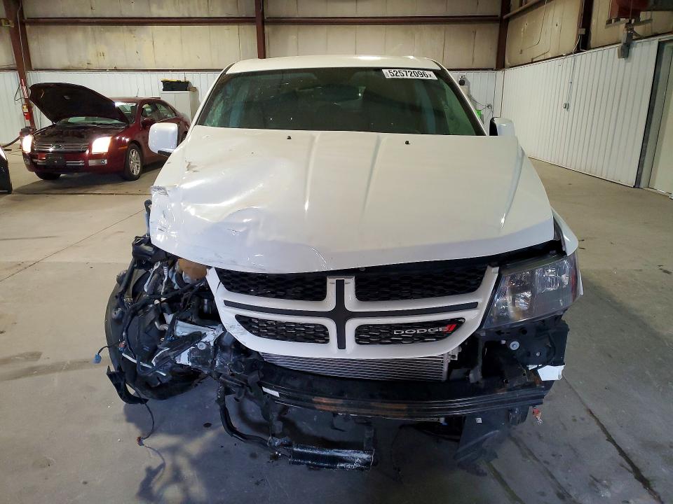 52572096 :رقم المزاد ، 3C4PDCEG5FT517056 vin ، 2015 Dodge Journey مزاد بيع