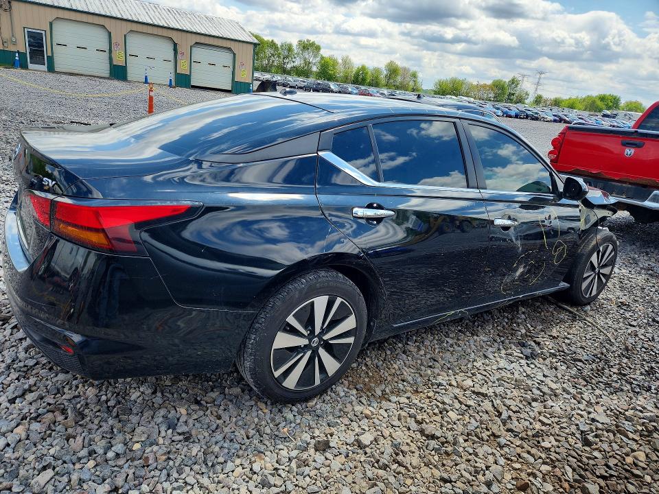 Продажа на аукционе авто 2021 Nissan Altima, vin: 1N4BL4DV2MN379644, номер лота: 52082536