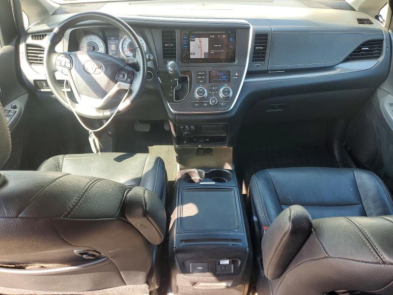 53122086 :رقم المزاد ، 5TDXZ3DC4HS818592 vin ، 2017 Toyota Sienna مزاد بيع