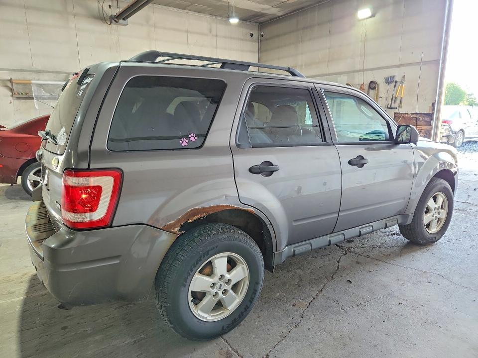 2010 Ford Escape მანქანა იყიდება აუქციონზე, vin: 1FMCU0DG0AKD26052, აუქციონის ნომერი: 54953846