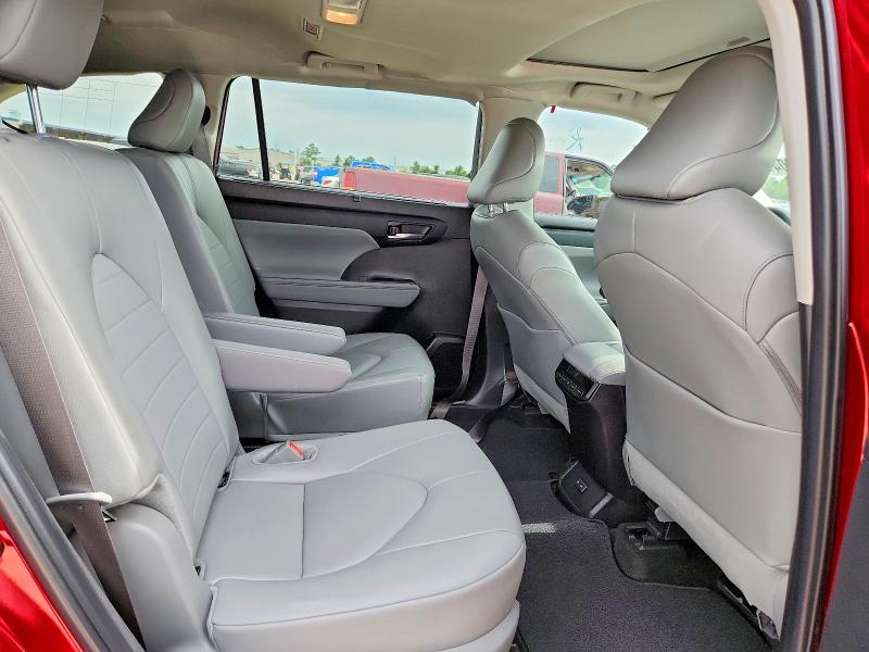 54790476 :رقم المزاد ، 5TDKDRAH2RS533290 vin ، 2024 Toyota Highlander مزاد بيع