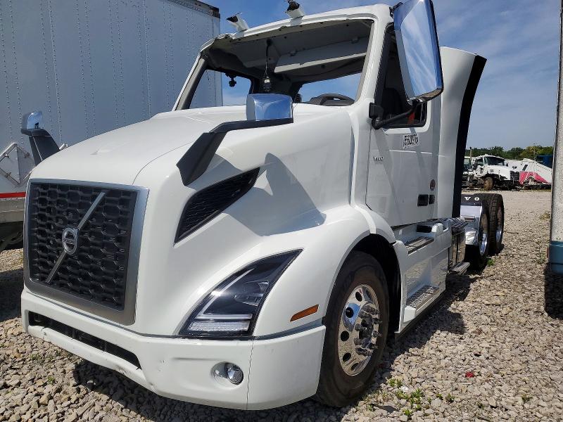 55620976 :رقم المزاد ، 4V4WC9DH1TN713569 vin ، 2026 Volvo Vnr مزاد بيع