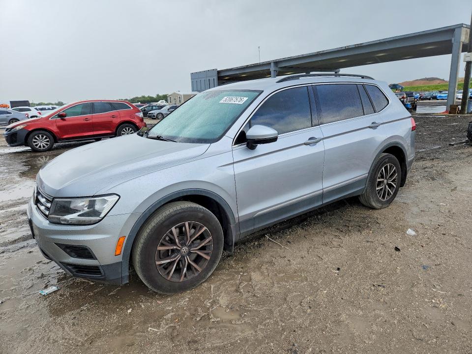 52067576 :رقم المزاد ، 3VV3B7AX9LM141907 vin ، 2020 Volkswagen Tiguan مزاد بيع