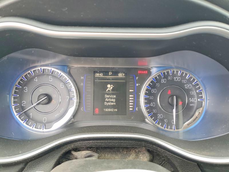 Продаж на аукціоні авто 2015 Chrysler 200, vin: 1C3CCCAB0FN625214, номер лоту: 52153536
