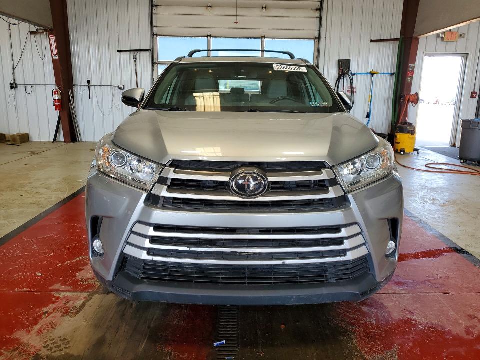 Продаж на аукціоні авто 2018 Toyota Highlander, vin: 5TDJZRFH4JS530840, номер лоту: 53606355