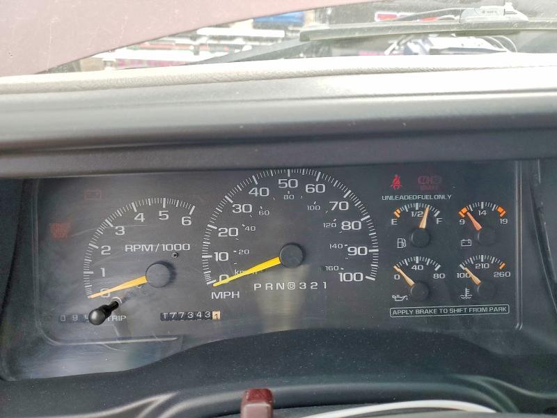 52585936 :رقم المزاد ، 3GKFK16R0XG531905 vin ، 1999 Gmc Suburban مزاد بيع