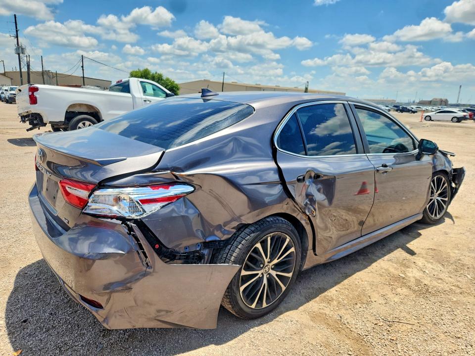 Продаж на аукціоні авто 2020 Toyota Camry, vin: 4T1G11AK5LU947450, номер лоту: 53162046