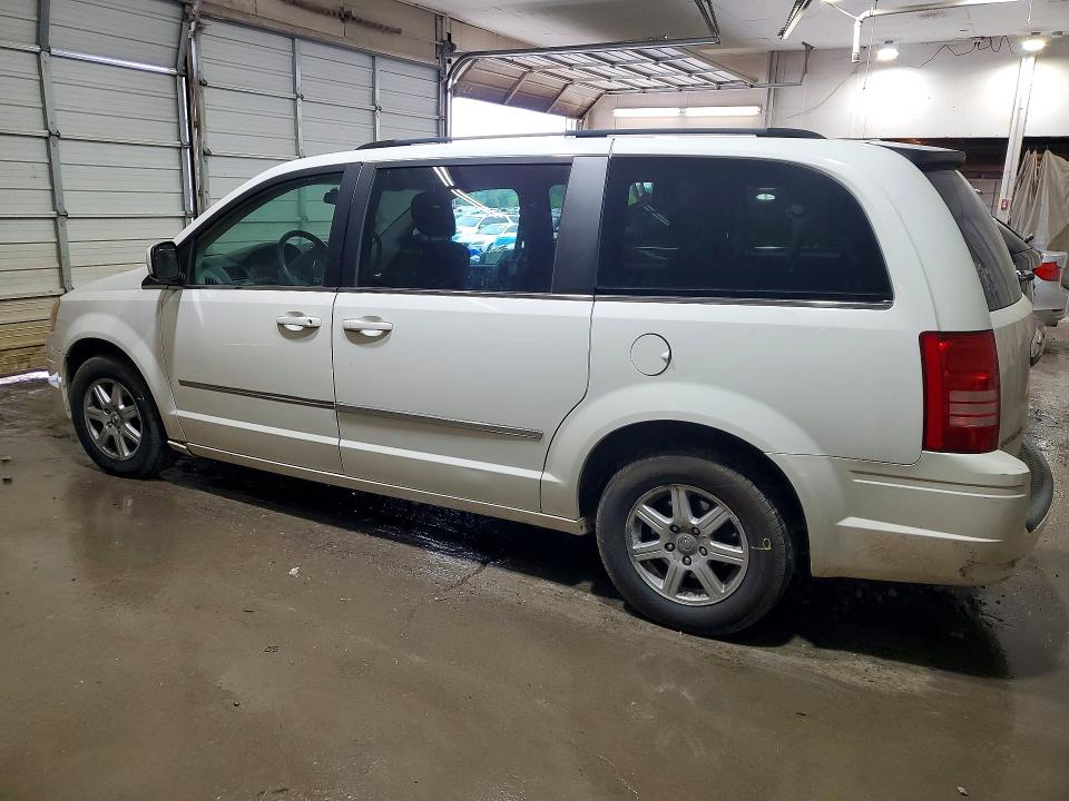 52154396 :رقم المزاد ، 2A4RR5D16AR243469 vin ، 2010 Chrysler Town & Country مزاد بيع