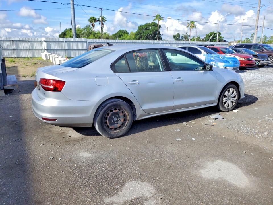 55493806 :رقم المزاد ، 3VWLA7AJXFM417624 vin ، 2015 Volkswagen Jetta مزاد بيع