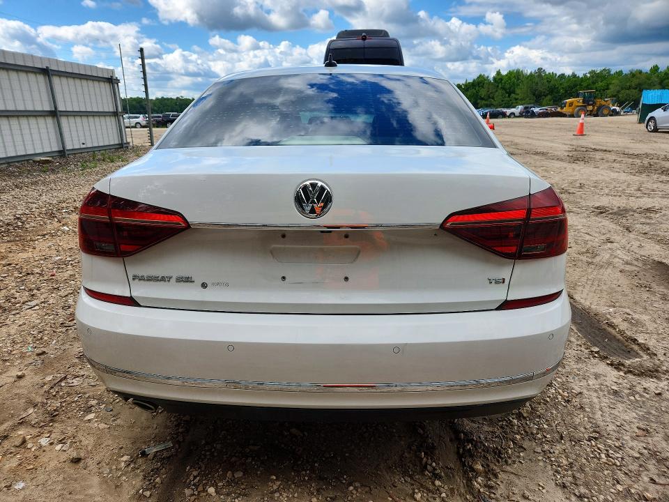 Продажа на аукционе авто 2017 Volkswagen Passat, vin: 1VWCT7A30HC017152, номер лота: 53312296