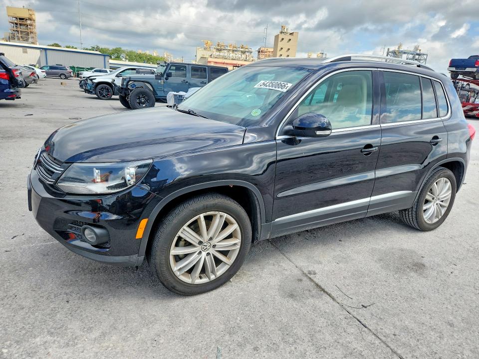 54350866 :رقم المزاد ، WVGAV7AX4FW555366 vin ، 2015 Volkswagen Tiguan مزاد بيع