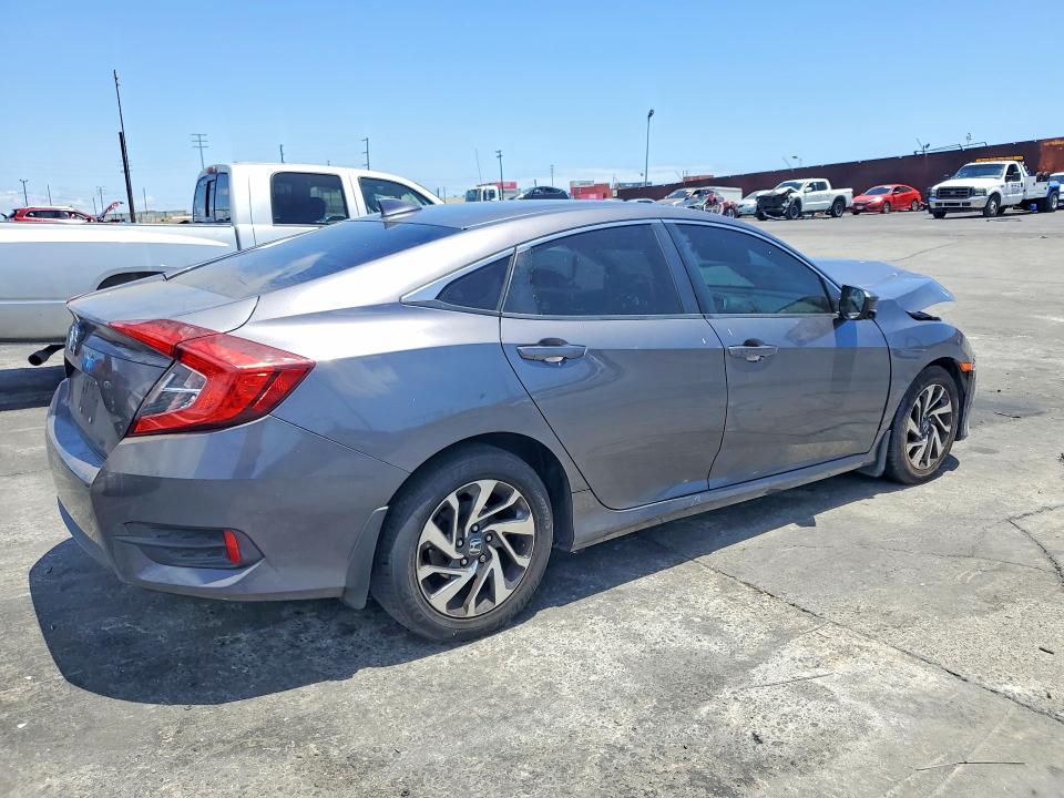 2018 Honda Civic მანქანა იყიდება აუქციონზე, vin: 2HGFC2F76JH601218, აუქციონის ნომერი: 53260846
