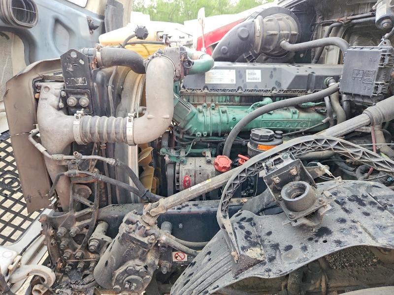 2018 Volvo Vn მანქანა იყიდება აუქციონზე, vin: 4V4NC9EJ0JN895937, აუქციონის ნომერი: 53924576