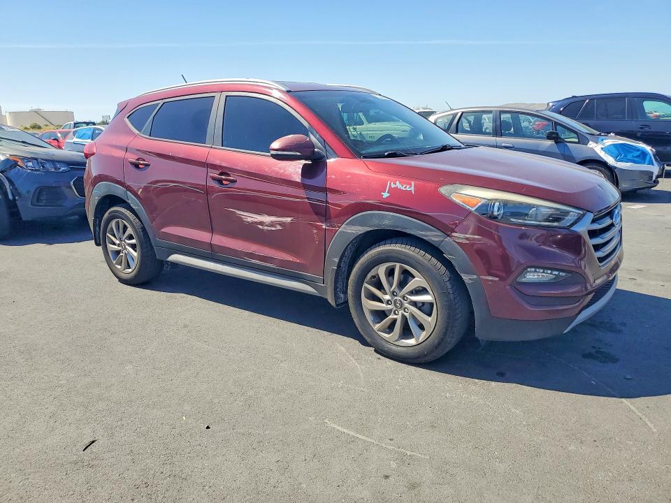 53999996 :رقم المزاد ، KM8J33A24HU528007 vin ، 2017 Hyundai Tucson مزاد بيع