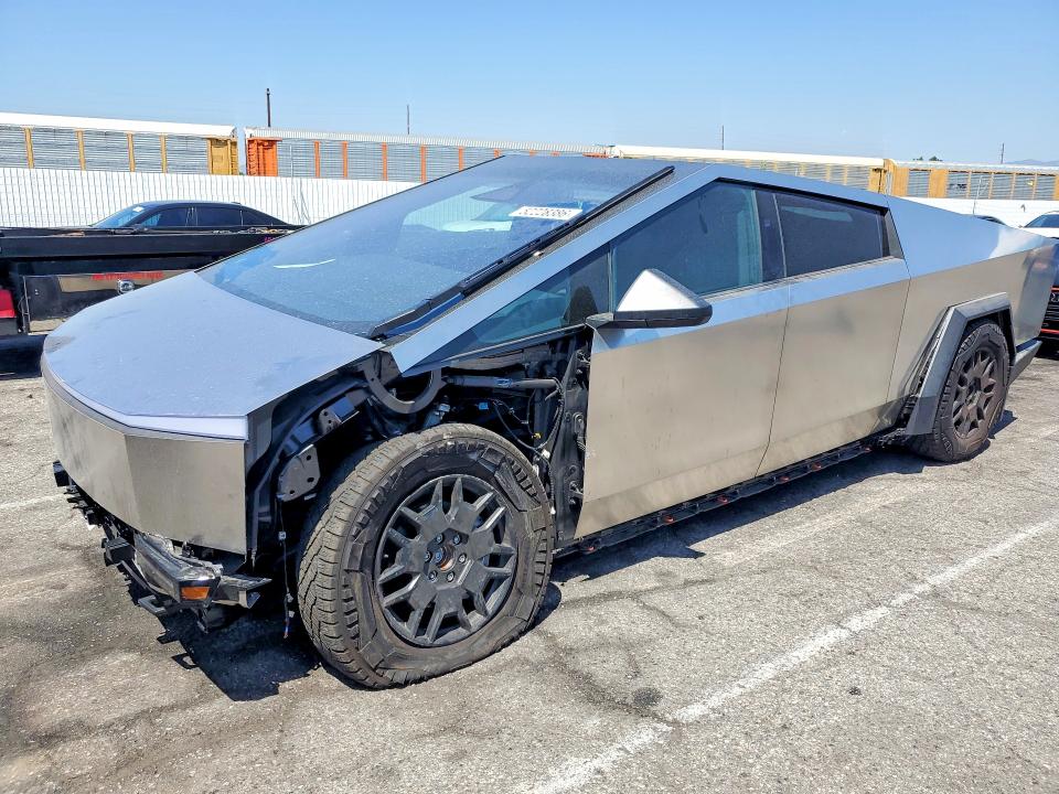 52228386 :رقم المزاد ، 7G2CEHED3RA040316 vin ، 2024 Tesla Cybertruck مزاد بيع