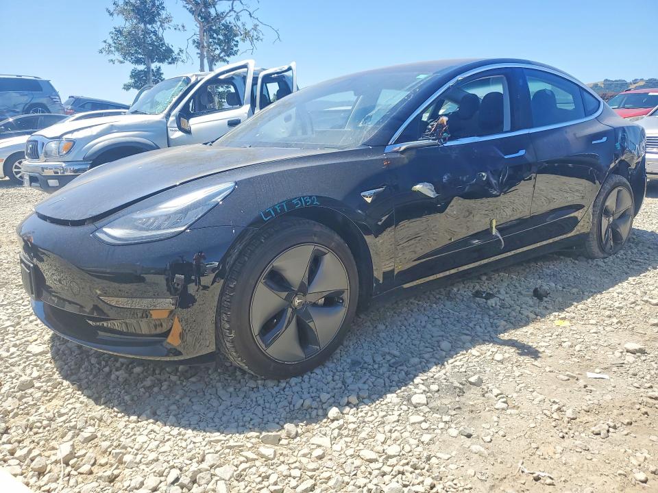 53825686 :رقم المزاد ، 5YJ3E1EA3JF034524 vin ، 2018 Tesla Model 3 مزاد بيع