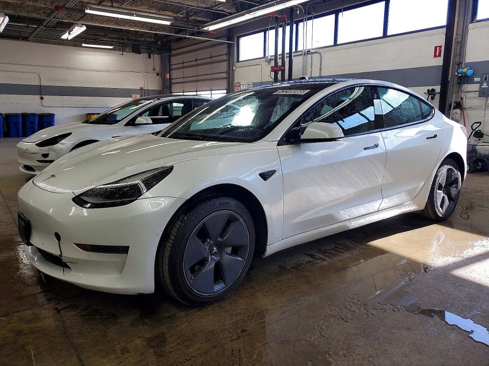 53246066 :رقم المزاد ، 5YJ3E1EA9NF372564 vin ، 2022 Tesla Model 3 مزاد بيع