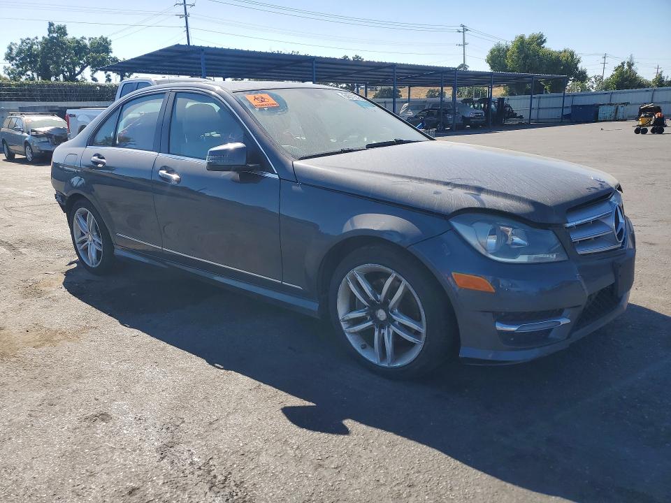 54311546 :رقم المزاد ، WDDGF4HB5DR300456 vin ، 2013 Mercedes-benz C مزاد بيع